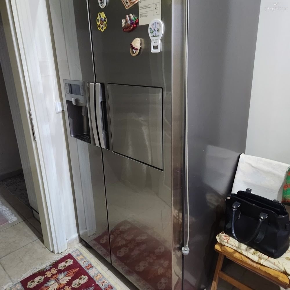 buzdolabı tamiri sonrası çektiğimiz fotoğraf ve mennuniyet.